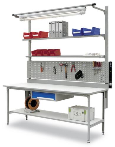 Poste de travail pour usage industriel