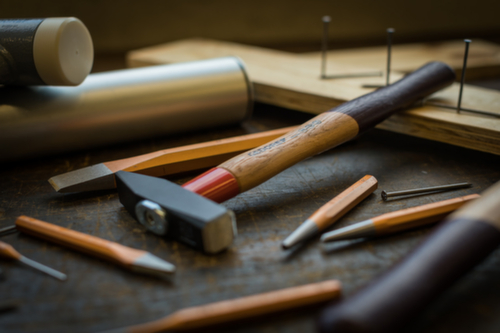 Marteau de serrurier GEDORE 600 H-600 ROTBAND-PLUS avec manche en hickory