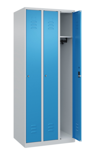C+P Armoire vestiaire Classic Plus à 3 compartiments, largeur de compartiment 250 mm