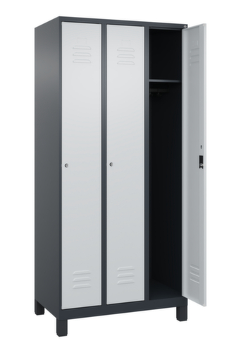 C+P Armoire vestiaire Classic Plus à 3 compartiments, largeur de compartiment 300 mm
