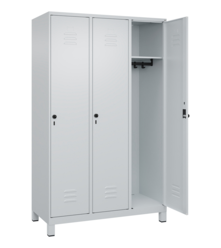 C+P Armoire vestiaire Classic Plus à 3 compartiments, largeur de compartiment 400 mm