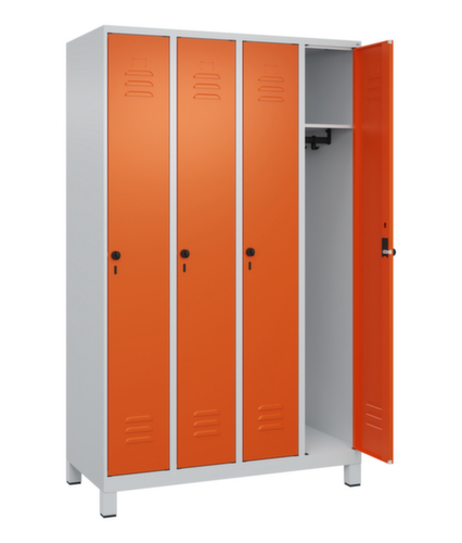 C+P Armoire vestiaire Classic Plus à 4 compartiments, largeur de compartiment 300 mm