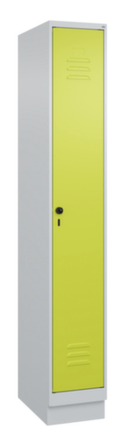 C+P Armoire vestiaire Classic Plus pour une séparation en noir et blanc, largeur de compartiment 300 mm