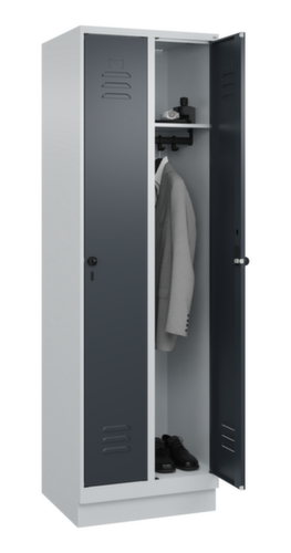 C+P Armoire vestiaire Classic Plus à 2 compartiments, largeur de compartiment 300 mm