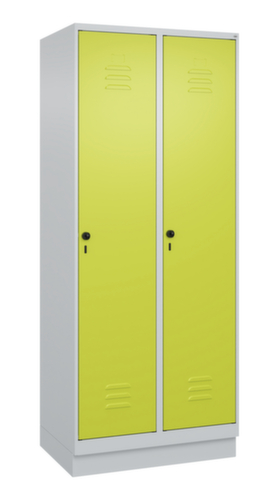 C+P Armoire vestiaire Classic Plus pour une séparation en noir et blanc, largeur de compartiment 400 mm