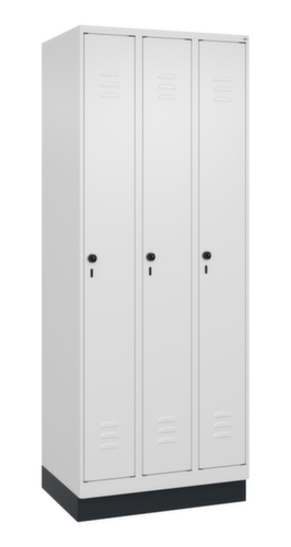 C+P Armoire vestiaire Classic Plus à 3 compartiments, largeur de compartiment 250 mm