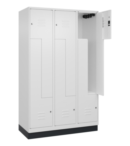 C+P Armoire vestiaire Z Classic Plus, largeur de compartiment 200/400 mm