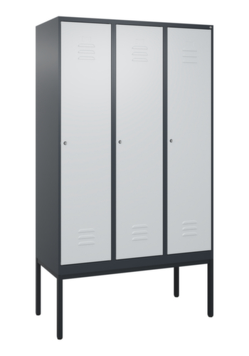 C+P Armoire vestiaire Classic Plus à 3 compartiments, largeur de compartiment 400 mm