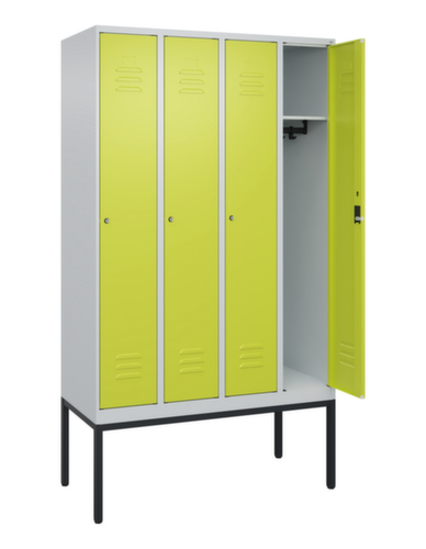 C+P Armoire vestiaire Classic Plus à 4 compartiments, largeur de compartiment 300 mm