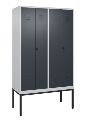 C+P Armoire vestiaire Classic Plus pour une séparation en noir et blanc, largeur de compartiment 300 mm