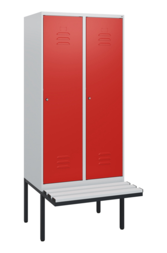 C+P Armoire vestiaire Classic Plus avec banc, largeur de compartiment 400 mm