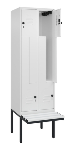 C+P Armoire vestiaire Z Classic Plus avec banc intégré, largeur de compartiment 300 mm