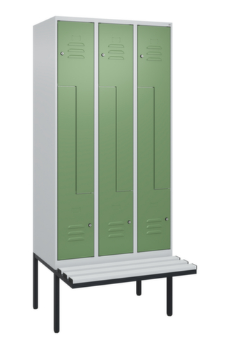 C+P Armoire vestiaire Z Classic Plus avec banc intégré, largeur de compartiment 300 mm