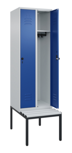 C+P Armoire vestiaire Classic Plus avec banc, largeur de compartiment 300 mm