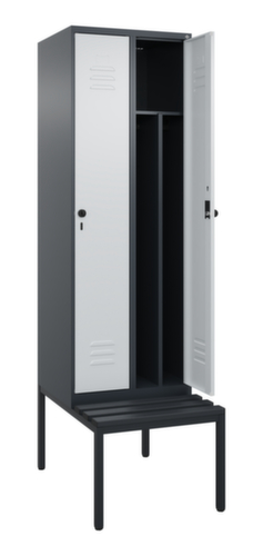 C+P Armoire vestiaire avec banc Classic Plus pour une séparation en noir et blanc, largeur de compartiment 300 mm