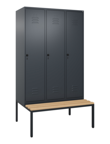 C+P Armoire vestiaire avec banc Classic Plus pour une séparation en noir et blanc, largeur de compartiment 400 mm