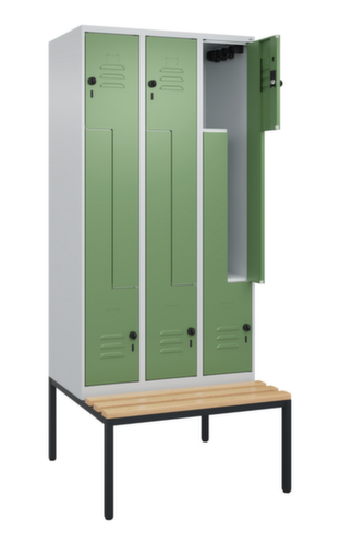 C+P Armoire vestiaire Z Classic Plus avec banc intégré, largeur de compartiment 300 mm