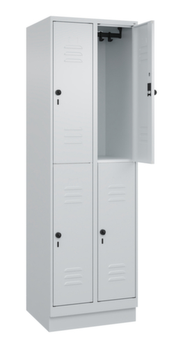 C+P Armoire vestiaire à deux niveaux Classic Plus, largeur de compartiment 300 mm