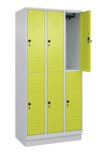 C+P Armoire vestiaire à deux niveaux Classic Plus, largeur de compartiment 300 mm