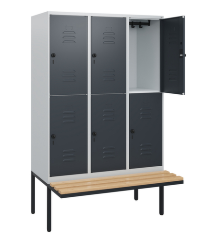 C+P Armoire vestiaire à deux niveaux Classic Plus avec banc, largeur de compartiment 400 mm