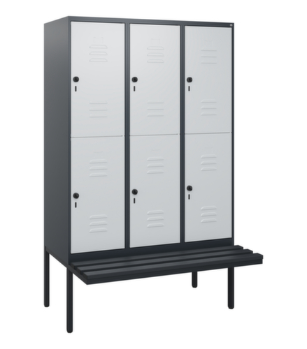 C+P Armoire vestiaire à deux niveaux Classic Plus avec banc, largeur de compartiment 400 mm