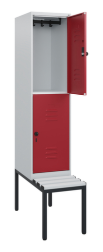 C+P Armoire vestiaire à deux niveaux Classic Plus avec banc, largeur de compartiment 400 mm