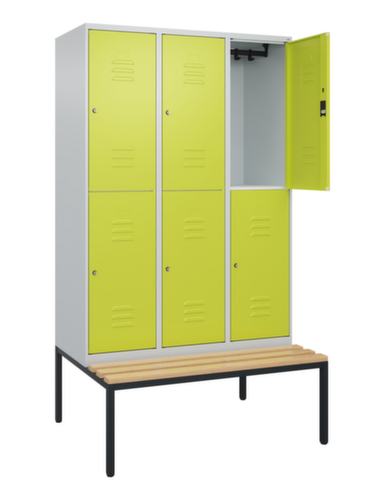 C+P Armoire vestiaire à deux niveaux Classic Plus avec banc, largeur de compartiment 400 mm