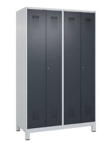C+P armoire vestiaire noir et blanc Evolo PLUS avec double compartiment, largeur de compartiment 300 mm