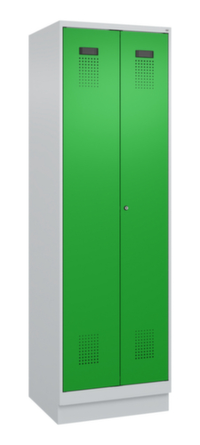 C+P Armoire vestiaire pour EPI Evolo PLUS pour une séparation en noir et blanc, largeur de compartiment 300 mm