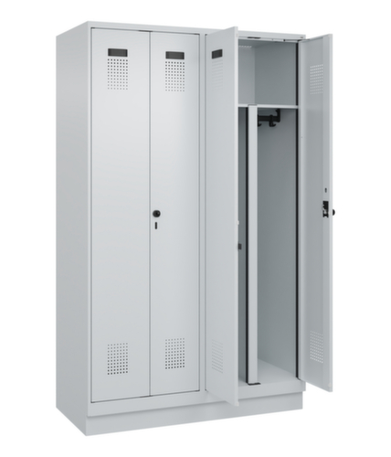 C+P Armoire vestiaire pour EPI Evolo PLUS pour une séparation en noir et blanc, largeur de compartiment 300 mm