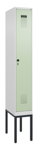 C+P Armoire vestiaire Evolo PLUS pour une séparation en noir et blanc, largeur de compartiment 300 mm