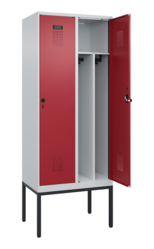C+P Armoire vestiaire Evolo PLUS pour une séparation en noir et blanc, largeur de compartiment 400 mm