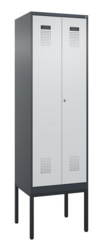 C+P armoire vestiaire noir et blanc Evolo PLUS avec double compartiment, largeur de compartiment 300 mm