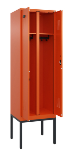 C+P armoire vestiaire noir et blanc Evolo PLUS avec double compartiment, largeur de compartiment 300 mm