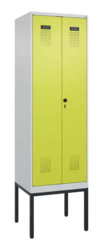 C+P Armoire vestiaire pour EPI Evolo PLUS pour une séparation en noir et blanc, largeur de compartiment 300 mm