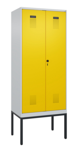 C+P armoire vestiaire noir et blanc Evolo PLUS avec double compartiment, largeur de compartiment 400 mm