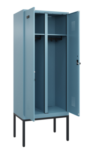 C+P armoire vestiaire noir et blanc Evolo PLUS avec double compartiment, largeur de compartiment 400 mm