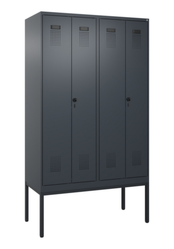 C+P armoire vestiaire noir et blanc Evolo PLUS avec double compartiment, largeur de compartiment 300 mm