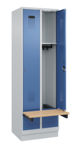 C+P Armoire vestiaire Evolo PLUS avec banc suspendu, largeur de compartiment 300 mm
