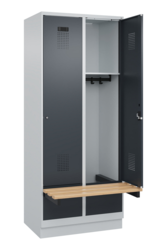 C+P Armoire vestiaire Evolo PLUS avec banc suspendu, largeur de compartiment 400 mm