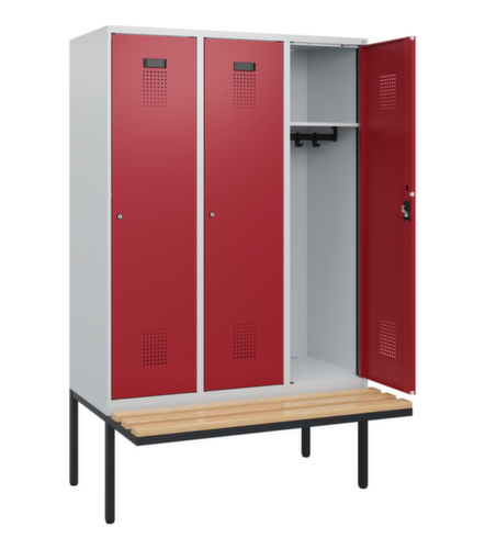 C+P Armoire vestiaire Evolo PLUS avec banc suspendu, largeur de compartiment 400 mm