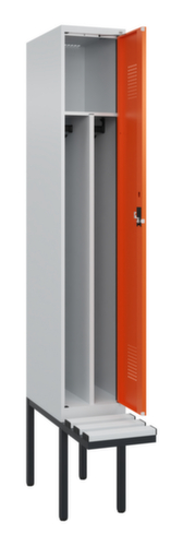 C+P armoire vestiaire en noir et blanc Evolo PLUS avec banc, largeur de compartiment 300 mm