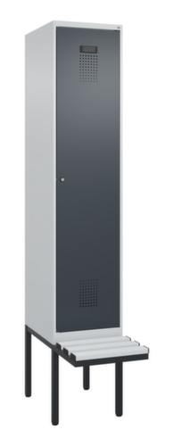 C+P armoire vestiaire en noir et blanc Evolo PLUS avec banc, largeur de compartiment 400 mm