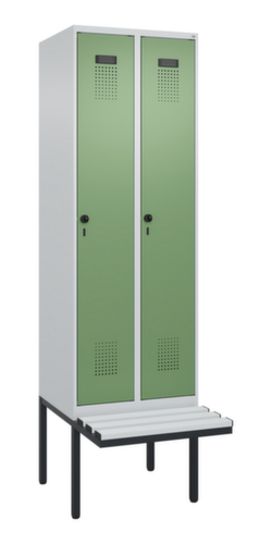 C+P Armoire vestiaire Evolo PLUS avec banc suspendu, largeur de compartiment 300 mm