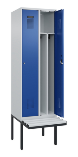 C+P armoire vestiaire en noir et blanc Evolo PLUS avec banc, largeur de compartiment 300 mm