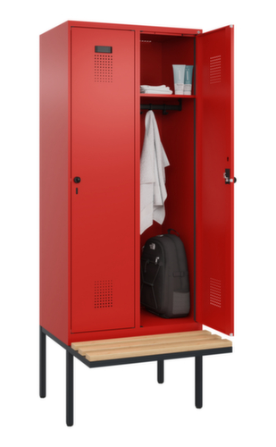 C+P Armoire vestiaire Evolo PLUS avec banc suspendu, largeur de compartiment 400 mm