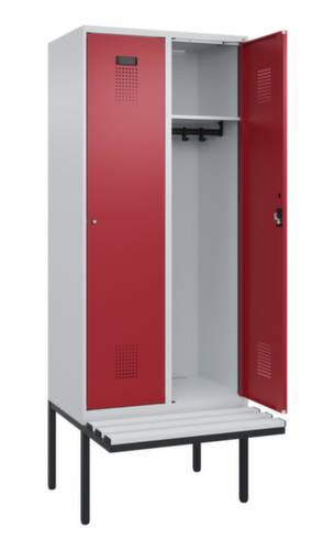 C+P Armoire vestiaire Evolo PLUS avec banc suspendu, largeur de compartiment 400 mm