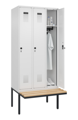 C+P Armoire vestiaire Evolo PLUS avec banc suspendu, largeur de compartiment 300 mm