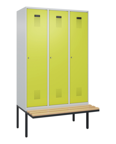 C+P Armoire vestiaire Evolo PLUS avec banc suspendu, largeur de compartiment 400 mm