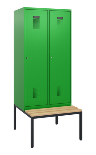 C+P Armoire vestiaire Evolo PLUS avec banc, largeur de compartiment 400 mm